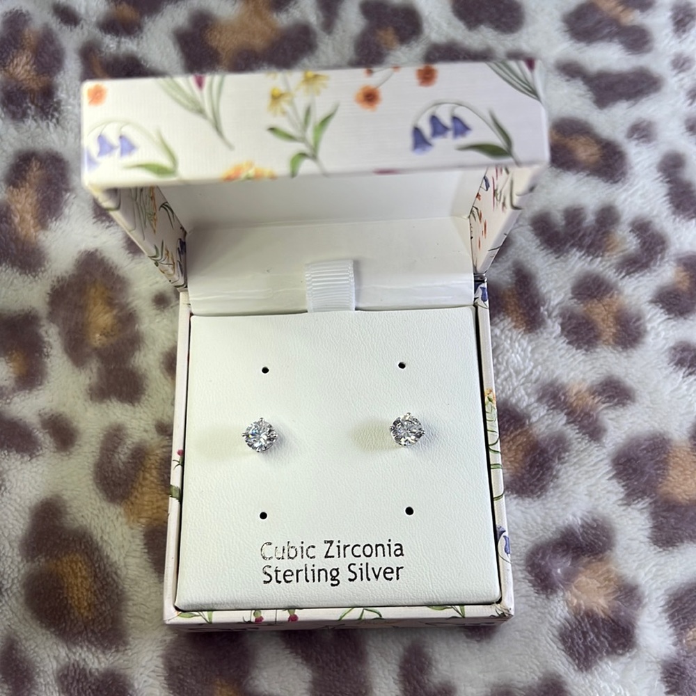 NWOT Cubic Zirconia Sterling Sliver studs